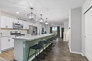 2563 Bella Dr, Pingree Grove, IL 60140 - Photo 5