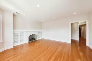 1734 W Foster Ave, Chicago, IL 60640 - Photo 3