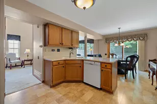 723 Silk Oak Ln, Crystal Lake, IL 60014 - Photo 5
