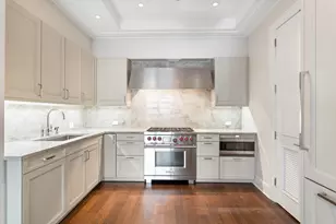 118 E Erie St, Chicago, IL 60611 - Photo 11