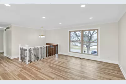 [Address not provided], Hoffman Estates, IL 60169 - Photo 9