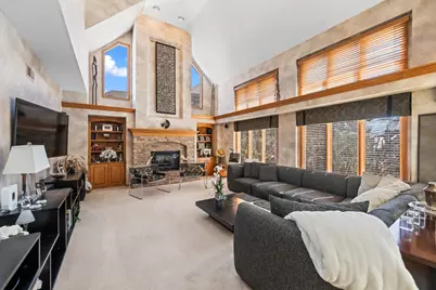 [Address not provided], Itasca, IL 60143 - Photo 3