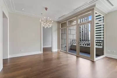 118 E Erie Street #18B, Chicago, IL 60611 - Photo 9