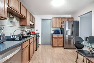 2950 Northampton Dr, Rolling Meadows, IL 60008 - Photo 7