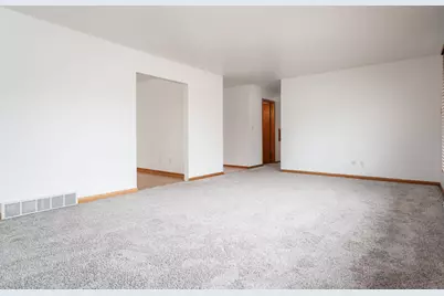 6435 Columbine Boulevard, Rockford, IL 61108 - Photo 9