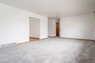 6435 Columbine Blvd, Rockford, IL 61108 - Photo 9