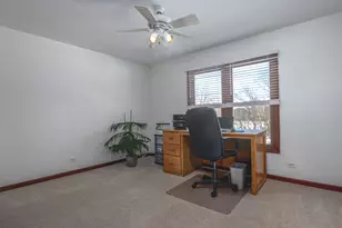 1351 Callen Ln, Des Plaines, IL 60016 - Photo 25