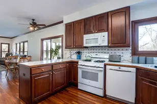 1351 Callen Ln, Des Plaines, IL 60016 - Photo 11