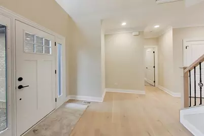 9322 S 54th Avenue, Oak Lawn, IL 60453 - Photo 3