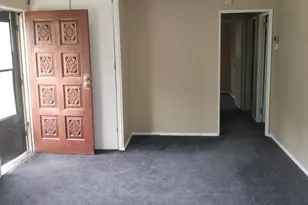 302 St Jude Ave, Joliet, IL 60436 - Photo 3