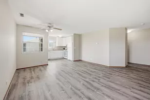 36 Gant Cir, Streamwood, IL 60107 - Photo 7