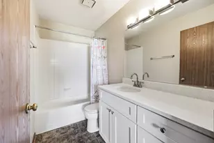 36 Gant Cir, Streamwood, IL 60107 - Photo 15