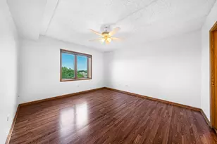 5555 N Cumberland Ave, Chicago, IL 60656 - Photo 9