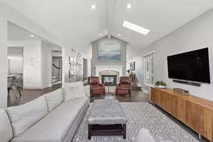 11602 Briarwood Ln, Burr Ridge, IL 60527 - Photo 9