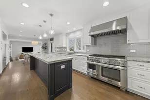 11602 Briarwood Ln, Burr Ridge, IL 60527 - Photo 11