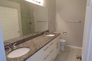 1053 Woodhill Ct, Elgin, IL 60120 - Photo 17