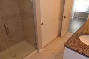 1053 Woodhill Ct, Elgin, IL 60120 - Photo 19