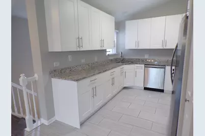 1053 Woodhill Court, Elgin, IL 60120 - Photo 9