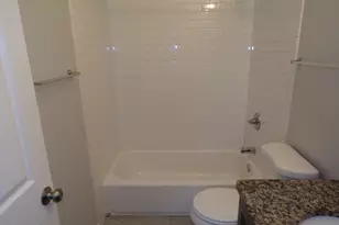 1053 Woodhill Ct, Elgin, IL 60120 - Photo 23