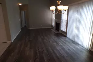 1053 Woodhill Ct, Elgin, IL 60120 - Photo 13