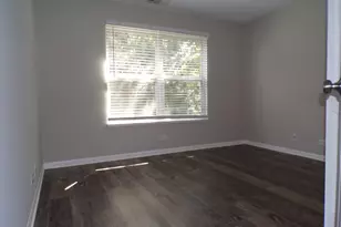 1053 Woodhill Ct, Elgin, IL 60120 - Photo 21