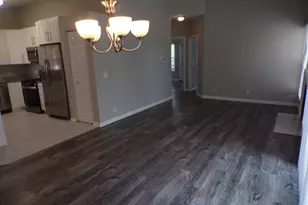 1053 Woodhill Ct, Elgin, IL 60120 - Photo 11