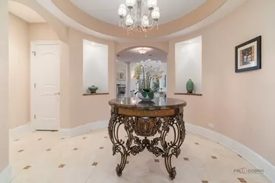 26 E Peter Lane, Hawthorn Woods, IL 60047 - Photo 5
