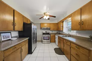 3718 Hillcrest Pl, Johnsburg, IL 60051 - Photo 5