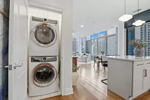 101 W Superior St, Chicago, IL 60654 - Photo 11