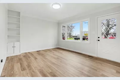 471 Woodlyn Drive, Aurora, IL 60505 - Photo 5