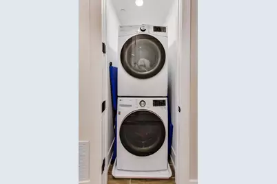 3219 N Seminary Avenue #1N, Chicago, IL 60657 - Photo 33