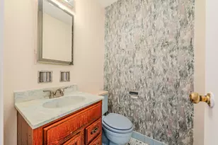 2531 W Howard St, Chicago, IL 60645 - Photo 13