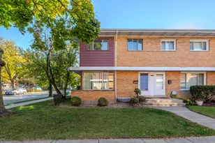 2531 W Howard St, Chicago, IL 60645 - Photo 1