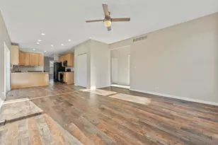 32804 Bending Creek Road, Lakemoor, IL 60051 - Photo 17