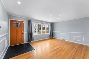 7247 W 112th St, Worth, IL 60482 - Photo 5