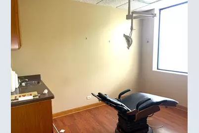 2260 W Higgins Road, Hoffman Estates, IL 60169 - Photo 7