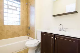 4715 W Cornelia Ave, Chicago, IL 60641 - Photo 11