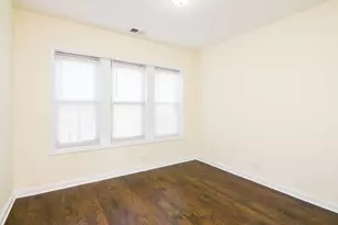 4715 W Cornelia Ave, Chicago, IL 60641 - Photo 9