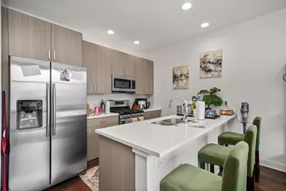 832 W Erie Street #4W, Chicago, IL 60642 - Photo 3