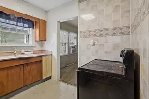 127 S Princeton Ave, Villa Park, IL 60181 - Photo 9