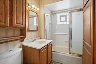 127 S Princeton Ave, Villa Park, IL 60181 - Photo 13