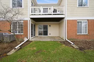 221 Norfolk Ct, Roselle, IL 60172 - Photo 11