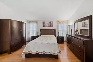 2552 Whitehall Ln, Naperville, IL 60564 - Photo 17