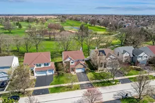 2552 Whitehall Ln, Naperville, IL 60564 - Photo 3