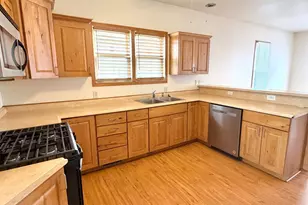 1408 Creve Coeur St, Lasalle, IL 61301 - Photo 5