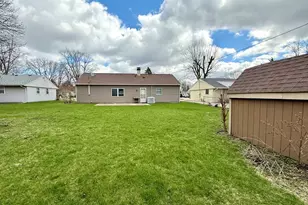 1320 N Elmwood Dr, Aurora, IL 60506 - Photo 13