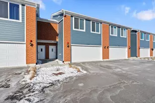 1054 Gillespie Ln, Yorkville, IL 60560 - Photo 1