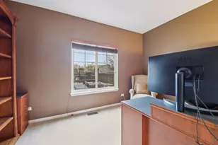 224 Cross Creek Ln, Lindenhurst, IL 60046 - Photo 13