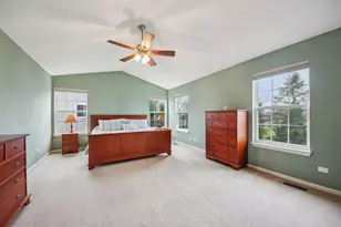 224 Cross Creek Ln, Lindenhurst, IL 60046 - Photo 17