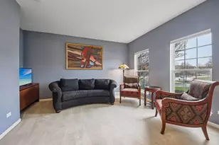 224 Cross Creek Ln, Lindenhurst, IL 60046 - Photo 11